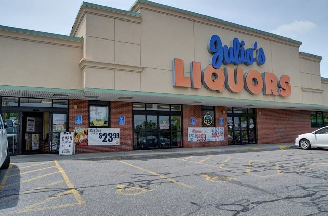 Julio's Liquors